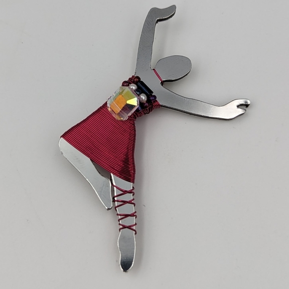 Vintage Liztech 94 Artist made by Jill Elizabeth Dancing Figure Mirrored Brooch - Picture 3 of 7